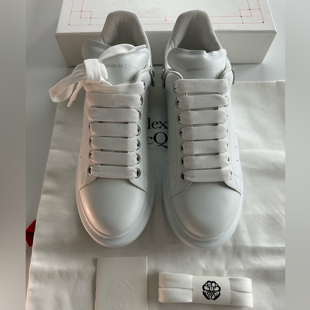 Brand new Alexander McQueen sneakers.EU size 39.5 with extra shoelaces